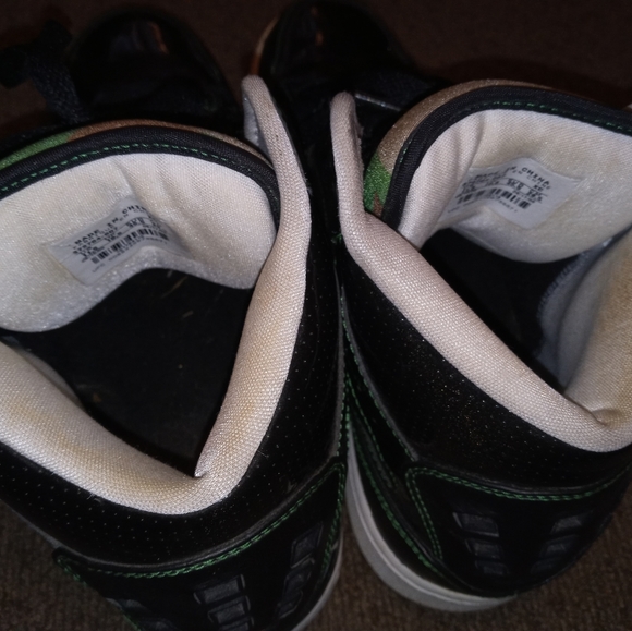 Sneakers - Picture 4 of 6